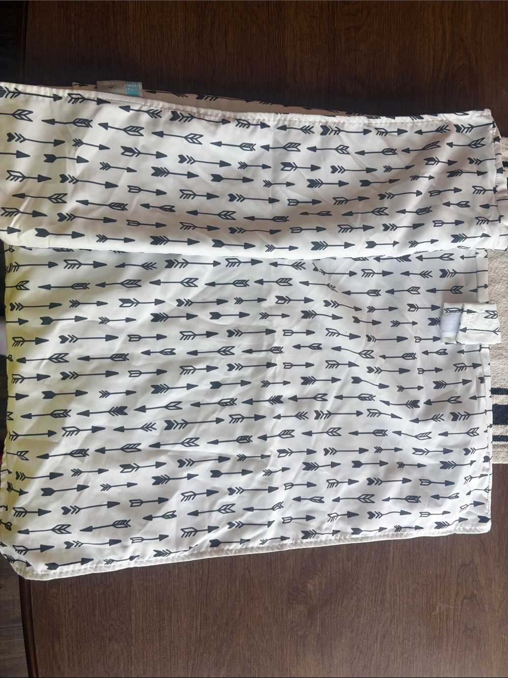 Arrow Print White and Black Carseat Cover